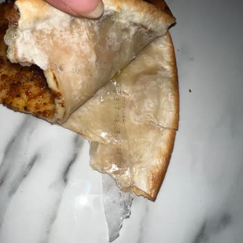 Kestel Domino's Hamurun İçinden Ambalaj Çıktı