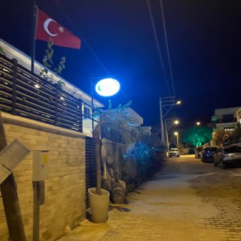 Anzede Butik Otel Çeşme Çalışanının Üslupsuz Konuşması