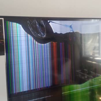 Teknosa Televizyonum Mağazadan Kargo İle Kırık Geldi, Çözüm Bulamıyorum.