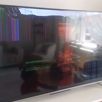 Teknosa Televizyonum Mağazadan Kargo İle Kırık Geldi, Çözüm Bulamıyorum.