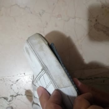 Puma Sneaker Ayakkabı Tabanlık Kısmı Hemen Açıldı.