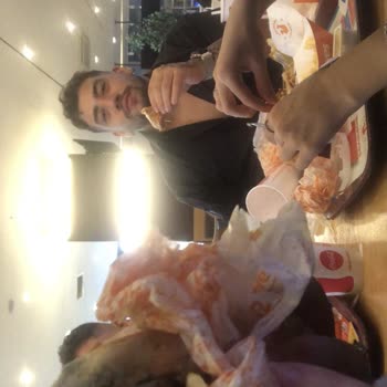 Popeyes Küflü Hamburger Kokan Tavuklar