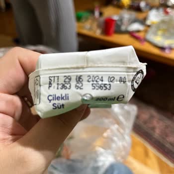 Tarım Kredi Kooperatif Market Tarım Kredi SKT Geçmiş Süt Ve İlgisizlik