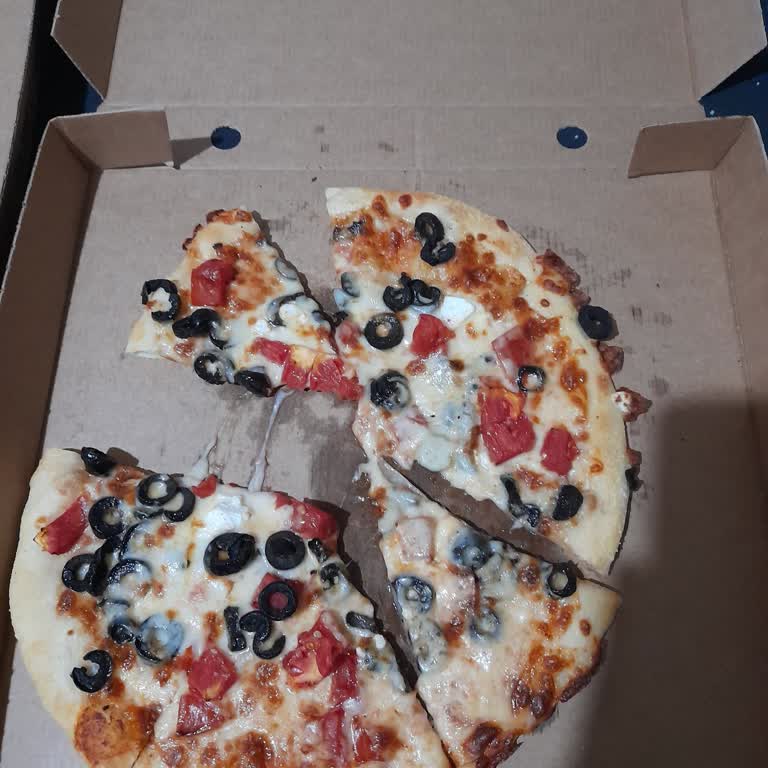 Pizza Hut Pizzamdan Yiyip Teslim Etti