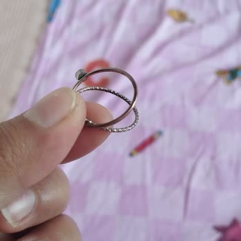 Koton Gümüş Çelik Yüzük Diye Aldığım Yüzüklerin Rengi Takar Takmaz Aktı