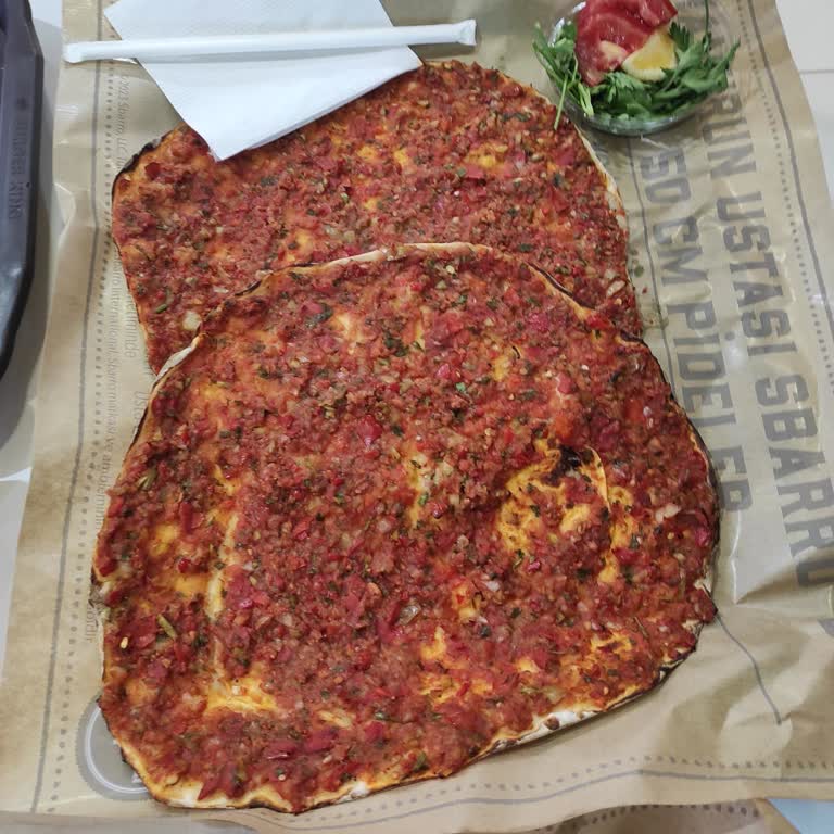 Sakarya Usta Pideci De Kıymasız Lahmacun