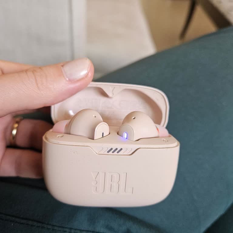 JBL Kulaklık Bozuldu Teki Çalışmıyor