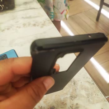 Tecno Mobile Phantom X Aksesuar Tedarik Edilmiyor