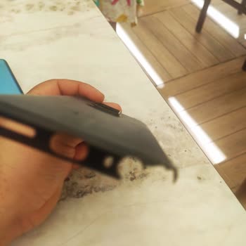 Tecno Mobile Phantom X Aksesuar Tedarik Edilmiyor