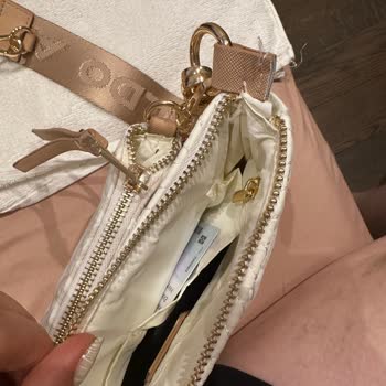 Aldo Shoes Kalitesiz Çanta Ve Ayakkabı Kusurlu İlk Gün Çantanın Askısı Kırıldı