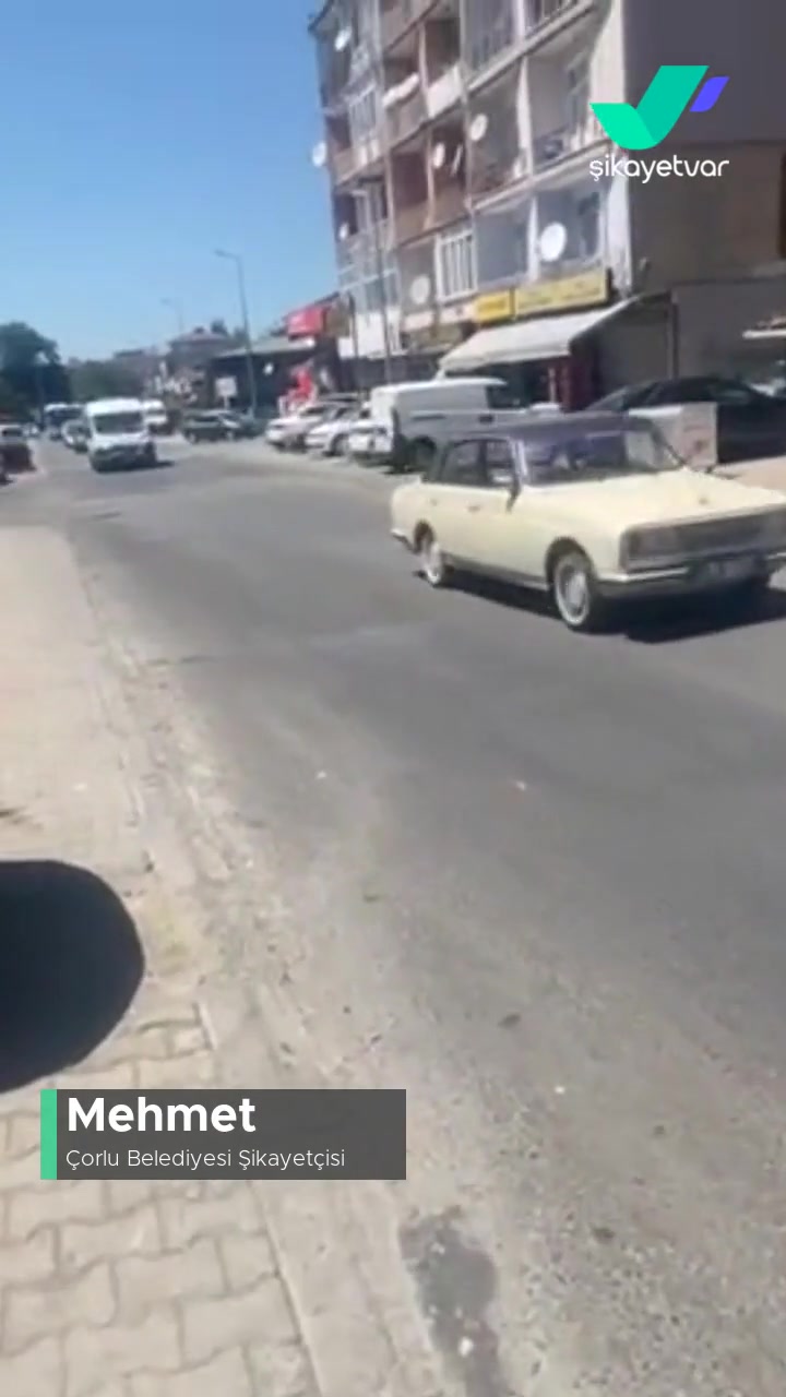 Çorlu Belediyesi Yolda Büyük Tehlikeli Çukur! videonun kapak resmi