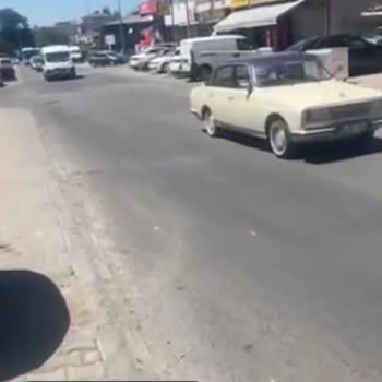Çorlu Belediyesi Yolda Büyük Tehlikeli Çukur!