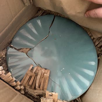 Karaca Züccaciye 2 Tabak Kırık Yolladı