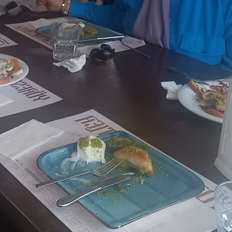 Akdo Pastaneleri Kahramanmaraş Saray Akdo Kasiyerin Saygısızlığı