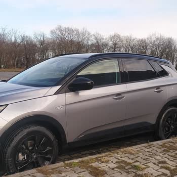 Opel Grandland Olan Ama Olmayan Kliması