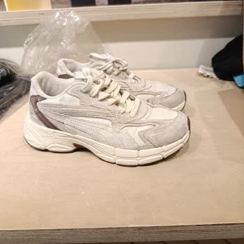 Sneaks Up Puma Ayakkabının 3 Ay İçinde Yanlardan Açılması