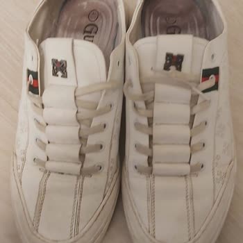 Guja Ayakkabılarında Kısa Sürede Deformasyon Ve İlgisizlik