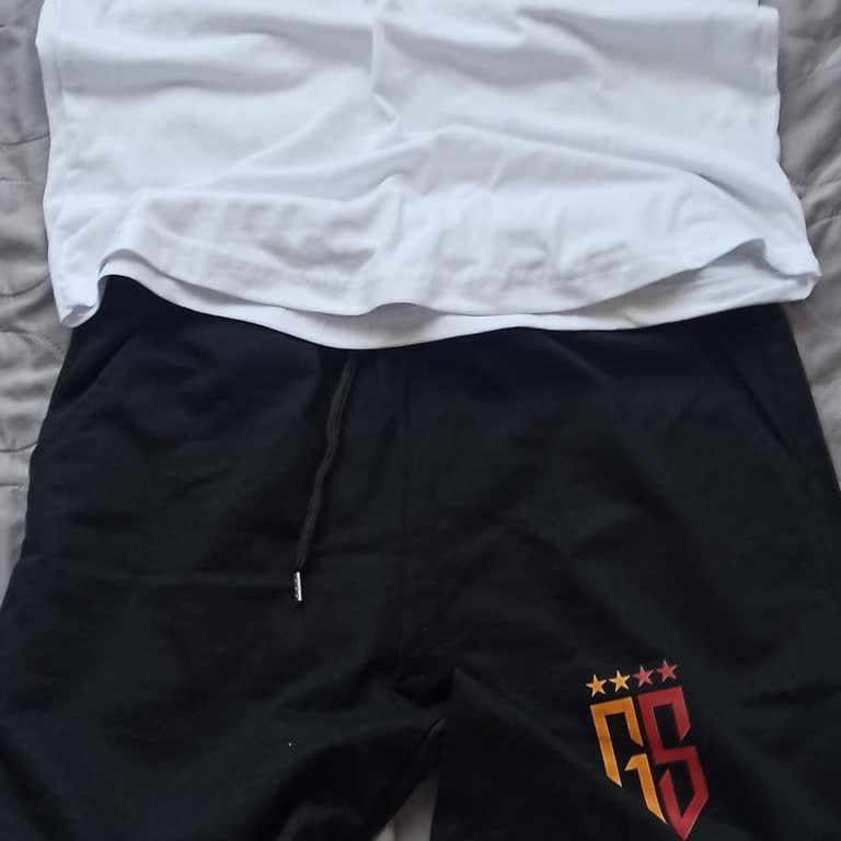 Trend Forever'dan Aldığım T-shirt Küçük Geldi Ve İletişim Kesildi