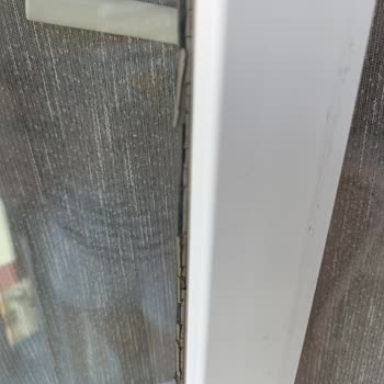 Adopen Pencere Fitilleri Sökülüyor Düşüyor