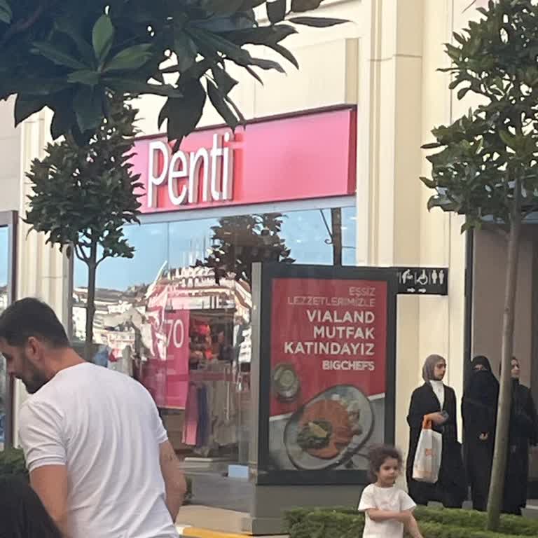 Penti Kasiyerin Tavrı Ve Üslubu