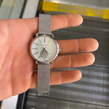 Saat & Saat Michael Korse Pişmanlığı