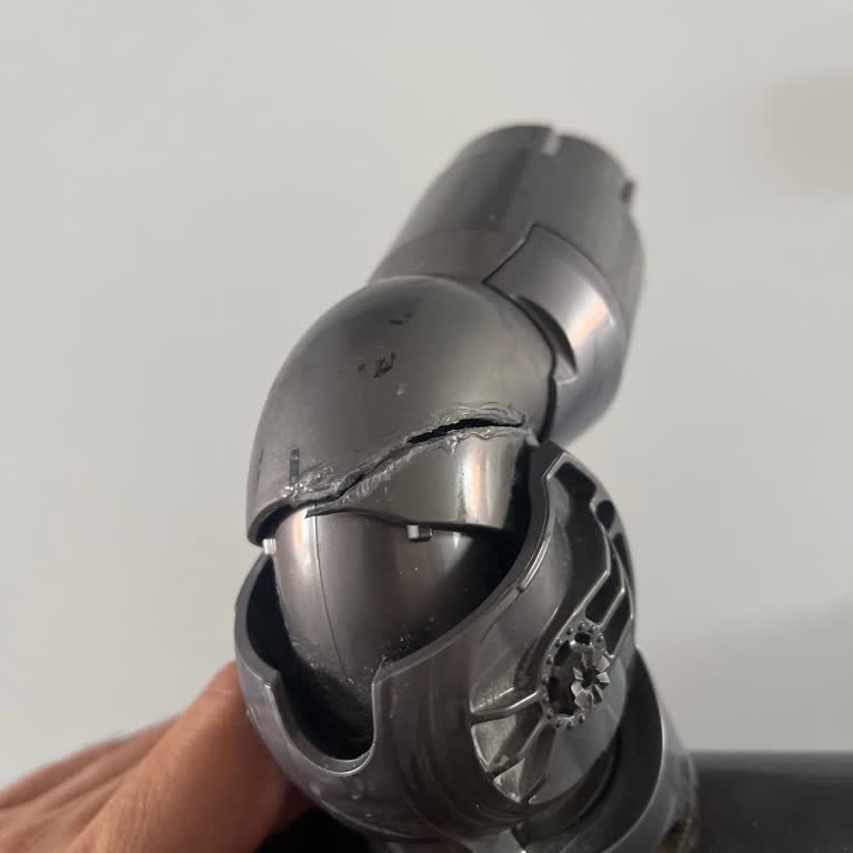 Dyson Motorbar Başlığı Kırıldı