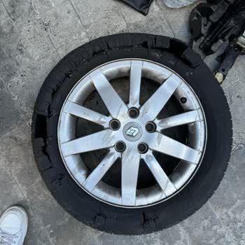 Goodyear Performans Lastiği Patlama
