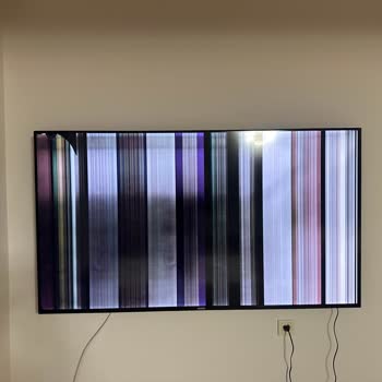 Vestel Garantili TV Ekranı Çatlak