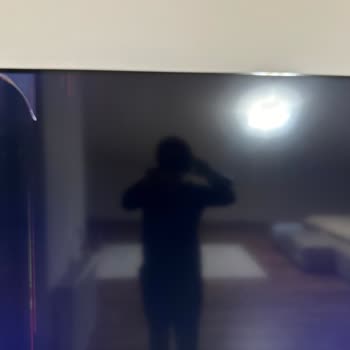 Vestel Garantili TV Ekranı Çatlak