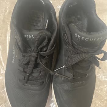 Skechers'ten Uzak Dur