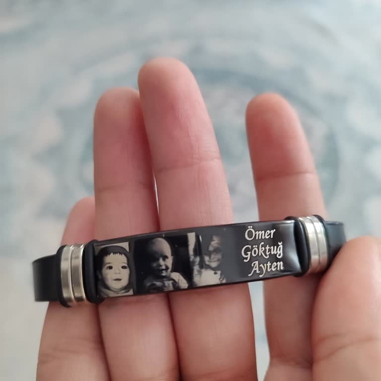 By Erhan Kahraman Design Kötü Basılmış Bileklik!