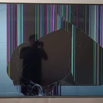 Teknosa Kırık TV Sahipsiz Bırakma