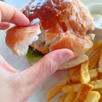 Beykoz Belediyesi Kemankeş Gibi Bir Yere Yakışmayan Bayat Ekmek...