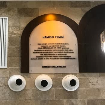 Hamido Baklavaları Kötü Hizmet Ve Saygısız Personel Deneyimi