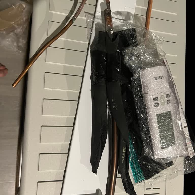 Mega Elektronik Klima Montajına Gelen Arkadaşlar Hem Geç Geliyor Hem De İş Bilmiyorlar