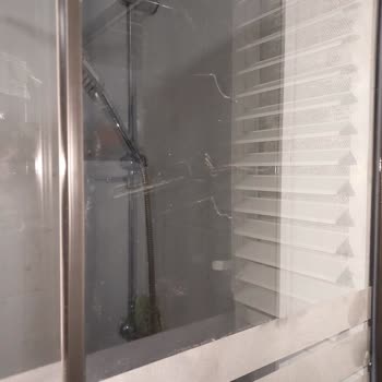 İskit Yapı Montaj Sırasında Çizilen Cam Sorunu