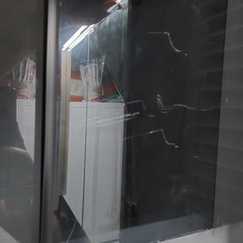 İskit Yapı Montaj Sırasında Çizilen Cam Sorunu