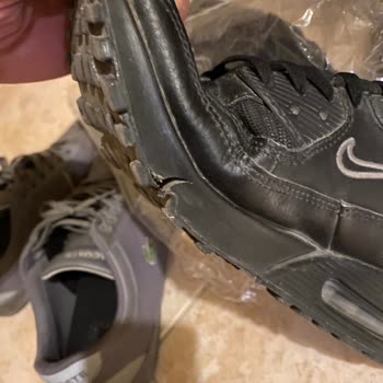 Nike Air Max Ayakkabılarımın Tabanı Çatladı