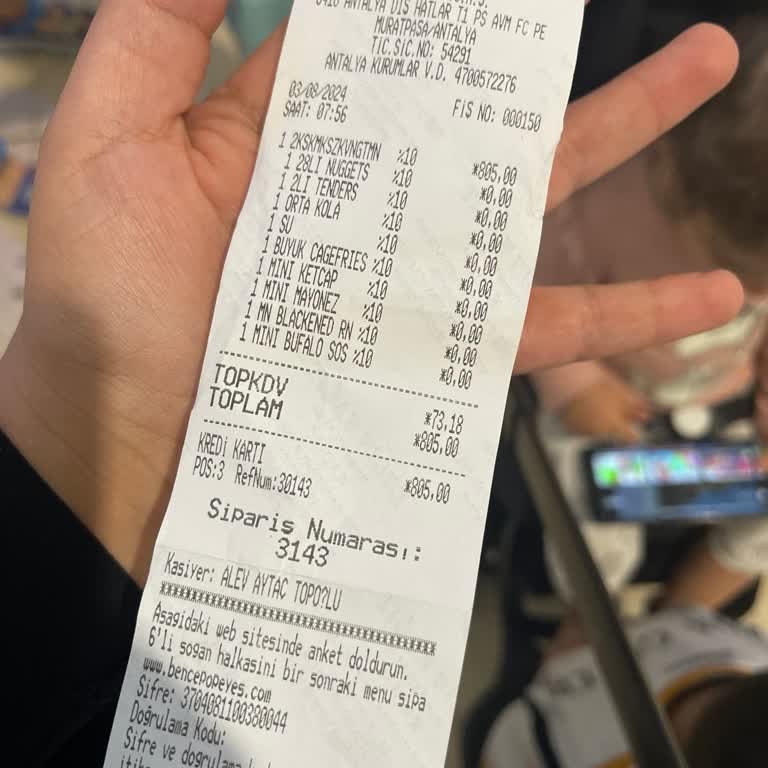 Popeyes Antalya Havalimanı'nda Saygısız Hizmet Deneyimi