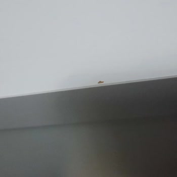 IKEA Lagkapten Masa Kağıt Gibi Soyuluyor