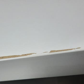 IKEA Lagkapten Masa Kağıt Gibi Soyuluyor