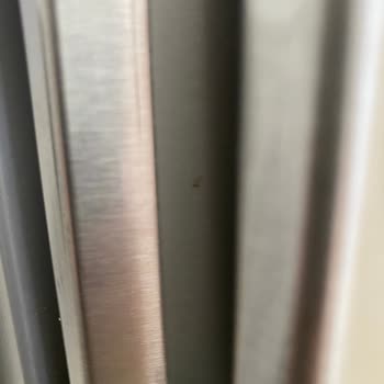 Bosch Buzdolabı Kapağı Paslanıyor