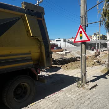 İzsu Nun Saçma Sapan Altyapı Çalışması