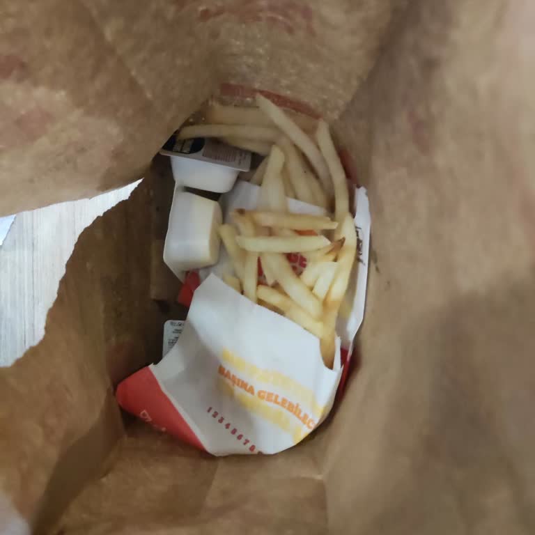 Burger King Patatesler Bu Şekilde Yollanmamalı