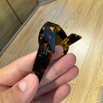 Beymen Prada Marka Gözlüğün Logosu Soyuldu!