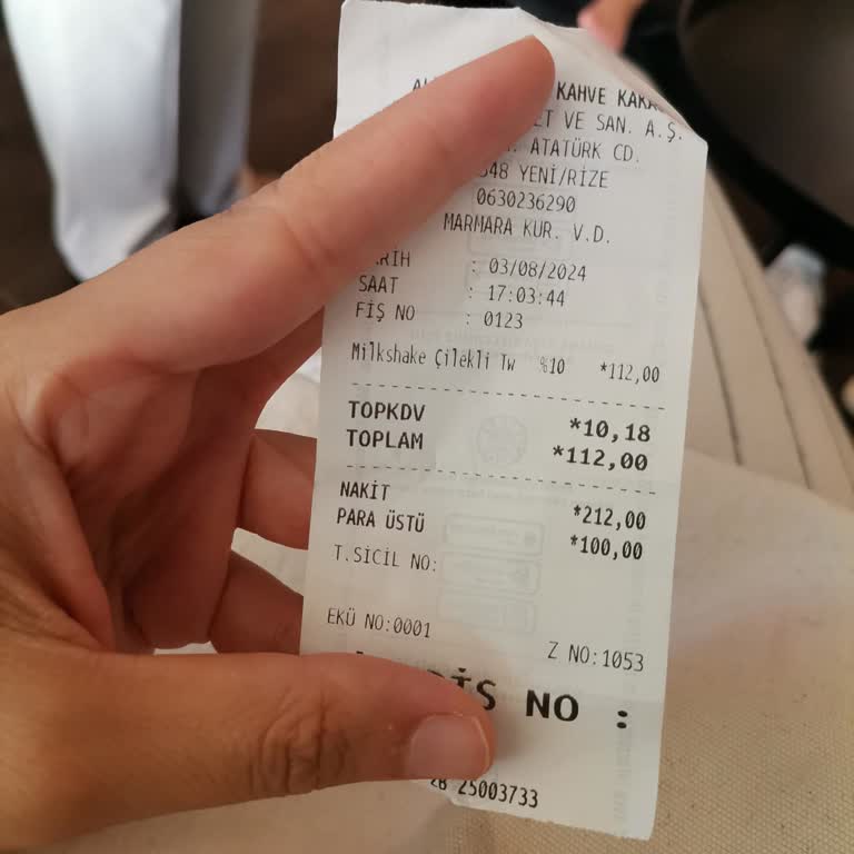 Kahve Dünyası Buz Küreğinin Yere Düşürülüp Tekrar Kullanılması