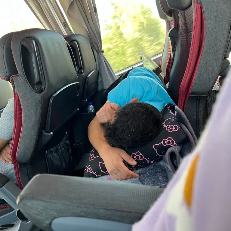 Kamil Koç Otobüsü Pis Ve Özensiz, Çalışanlar İnanılmaz Kaba