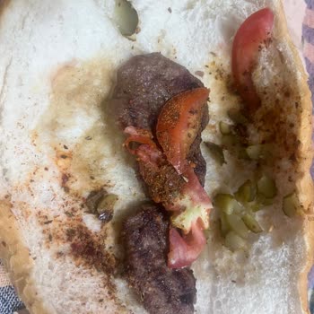 Köfteci Yusuf Yarım Porsiyon Köfte Özensizliği