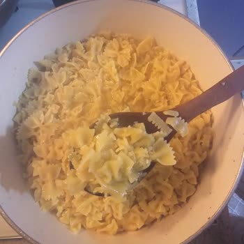 Piyale Makarna Haşlanırken Parçalandı