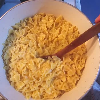 Piyale Makarna Haşlanırken Parçalandı